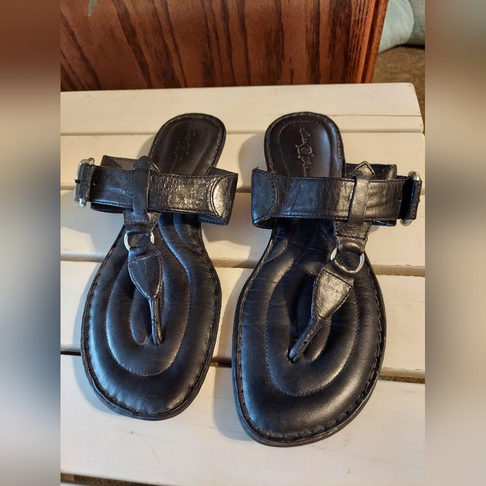 Born Crown Black Sandals